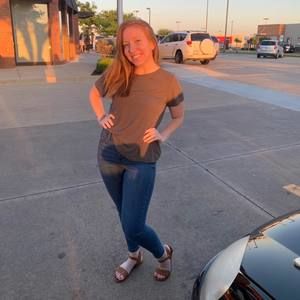 Meet your Posher, Danielle